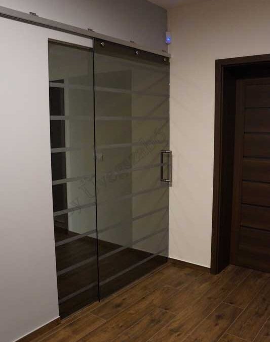 Térelválasztó üveg modern ingatlanokban
